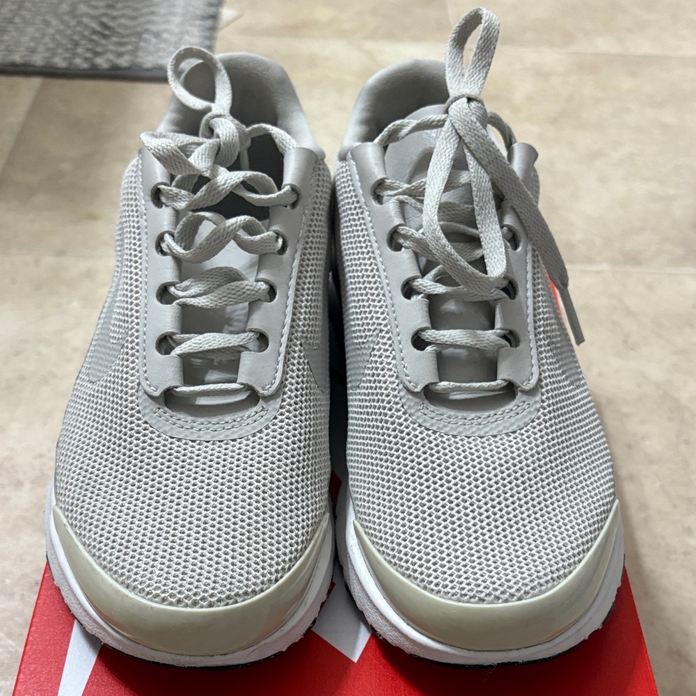 Nike Jewell Trainers